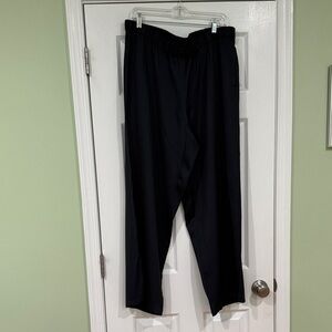J. Jill women’s wide leg pants.
Size XL
Never worn
Sleek, slight sheen